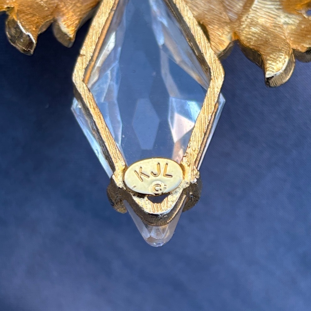 Kenneth Jay Lane 1970's Rare Custom Vintage Gold-tone and Lucite Crystal Brooch - Picture 4 of 5